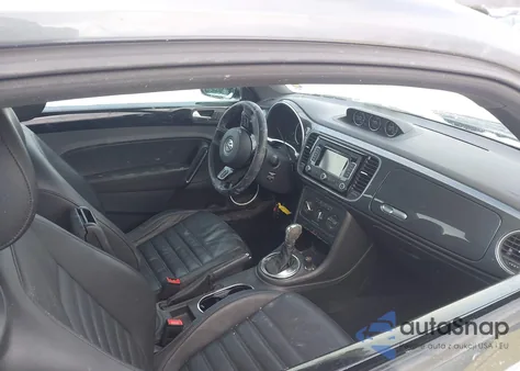 2012 Volkswagen Beetle 2.0T Turbo z USA, uszkodzony, nr VIN 3VWVA7AT3CM648953